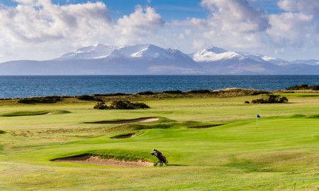 Great Day To Play Golf On Isle Of Arran | © Ales Micola / Shutterstock