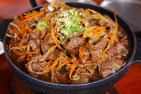 https://pixabay.com/en/pork-meat-fried-korean-food-dinner-1582916/
