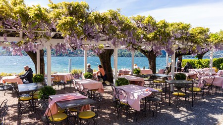 Diners soak up stunning lake views in Bellagio