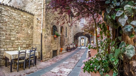 The cobblestoned alleys in Assisi are perfect for a romantic dinner