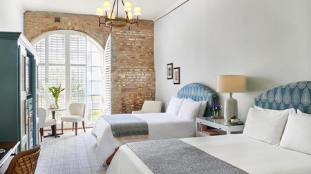 Just a short walk away from Charleston Harbor, HarborView Inn benefits from both a coveted location and stylish amenities