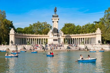 Boating in Parque del Buen Retiro is just one of many things to do in Madrid on a budget