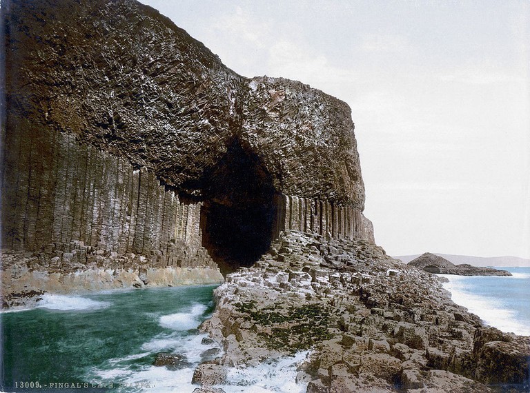 Fingal's Cave, Isle Of Staffa, Scotland | © WikiCommons