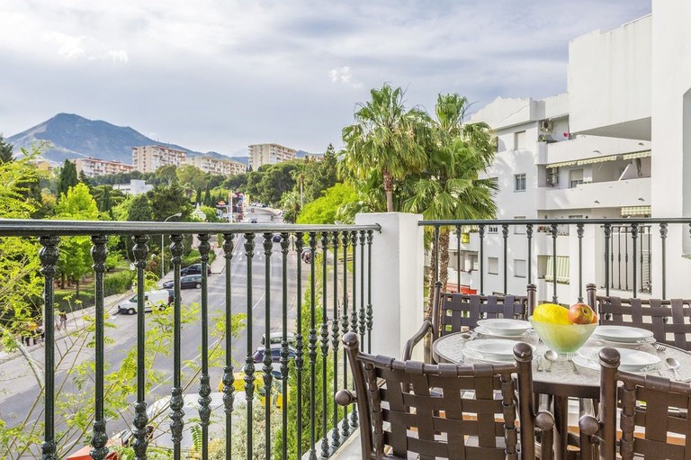 Royal Oasis Club at Pueblo Quinta by Diamond Resorts balcony with view of mountains