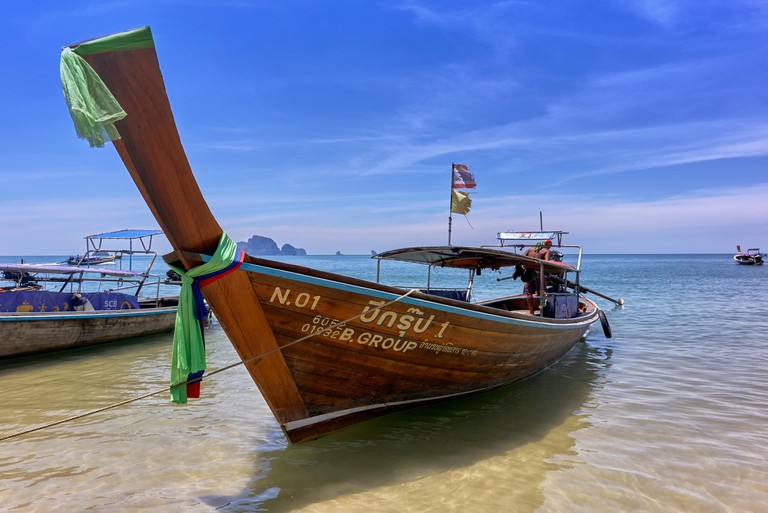 MA8C24 Longtail boat, Ao Nang beach, Krabi, Thailand