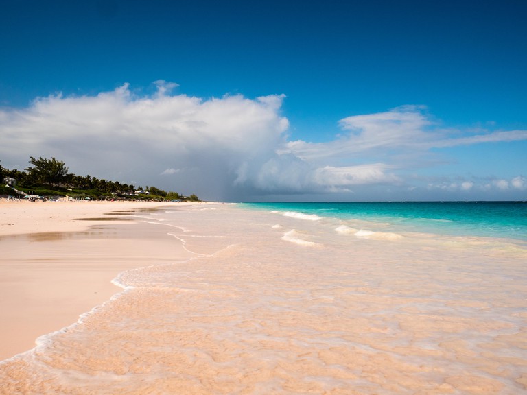 The peaceful Pink Sands Beach on Harbour Island in the Bahamas