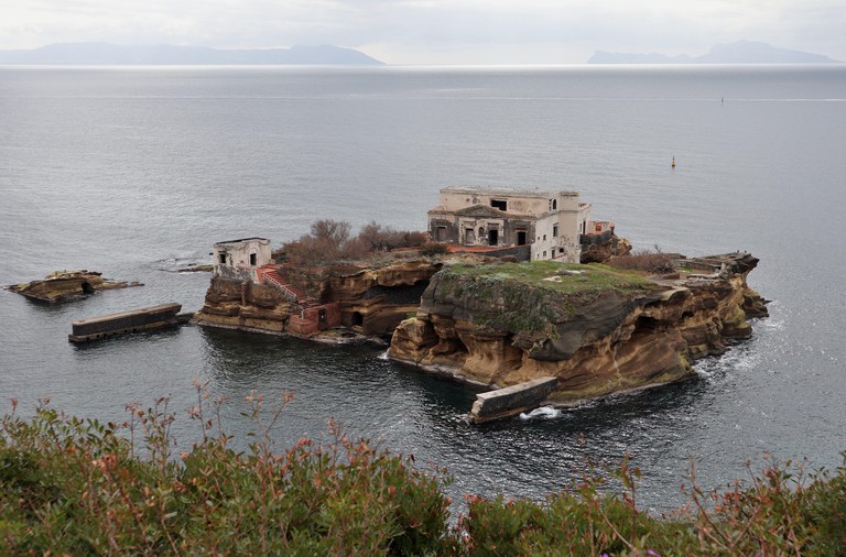 A view of Isola di Gaiola dal Parco Archeologico di Pausilypon, Naples