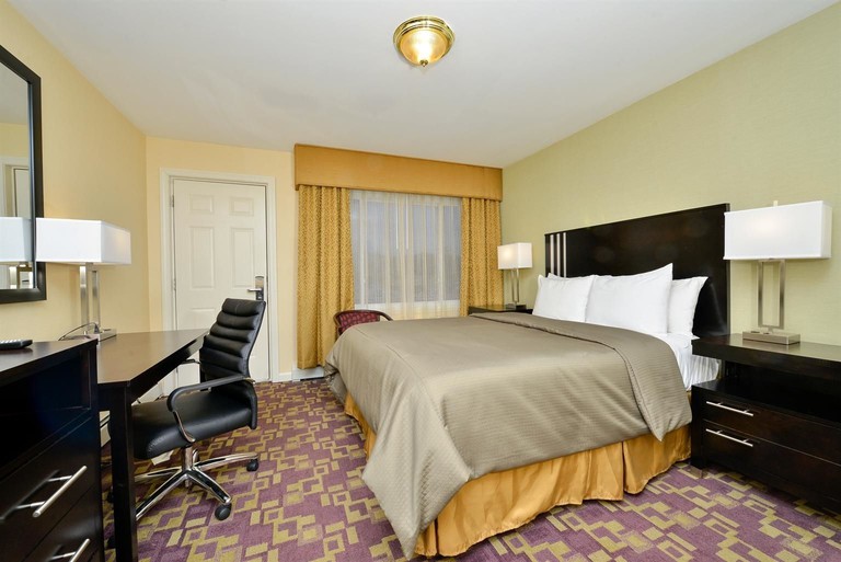 The double room at the Americas Best Value Inn Providence North Scituate