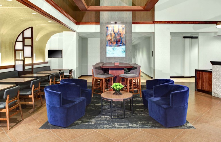 Lounge area at Hyatt Place Secaucus / Meadowlands