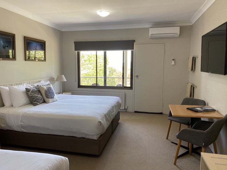 Room at Jindy Inn, Jindabyne, Australia