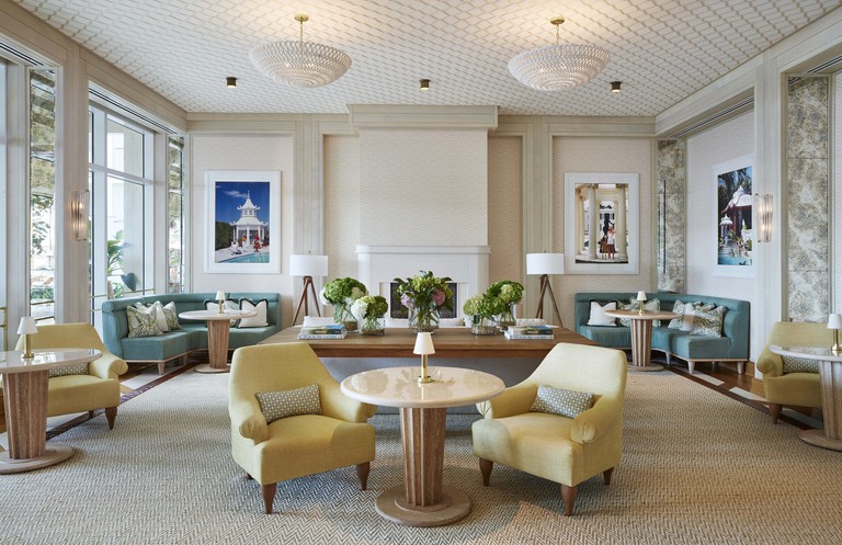 Four Seasons Resort Palm Beach lounge with classic design