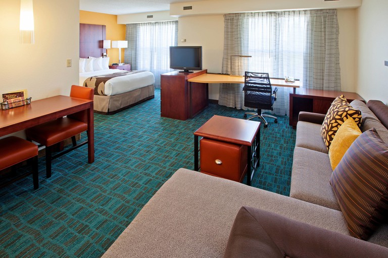 A large suite at the Residence Inn by Marriott Indianapolis Fishers