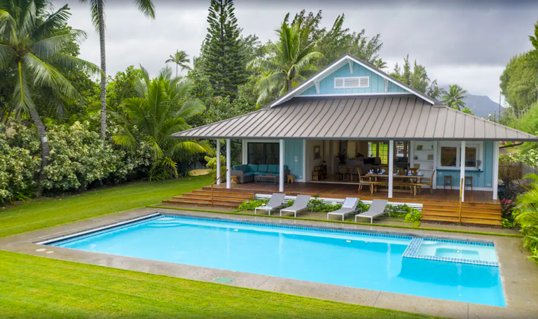 Bungalow with a covered lanai, pool and built-in hot tub of 1937 Hawaiian Plantation Home on Oahu, Hawaii
