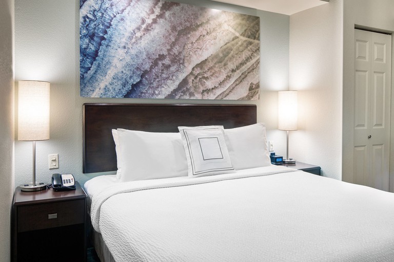 A bright room with artwork at the SpringHill Suites by Marriott Bakersfield