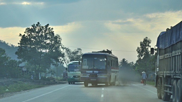 Vietnamese truck and bus drivers are suicidal | © David McKelvey/Flickr