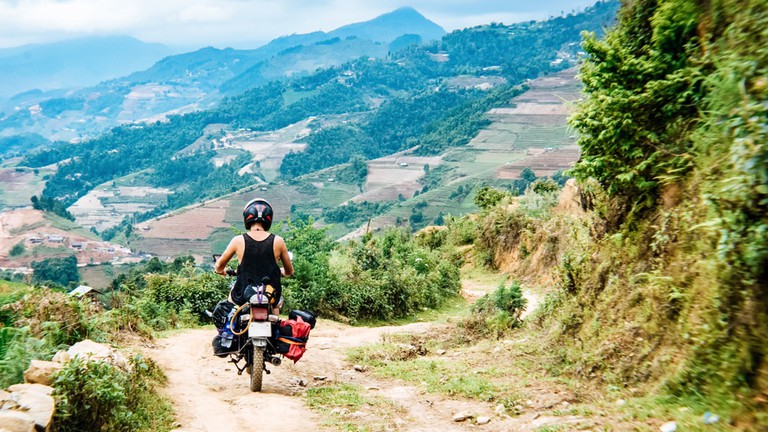 How to Drive a Motorbike in Vietnam - Know the traffic rules