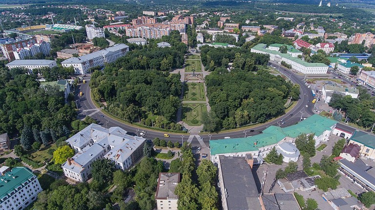 1024px-Aerial_view_on_Kruhla_Square,_Poltava,_Ukraine_3