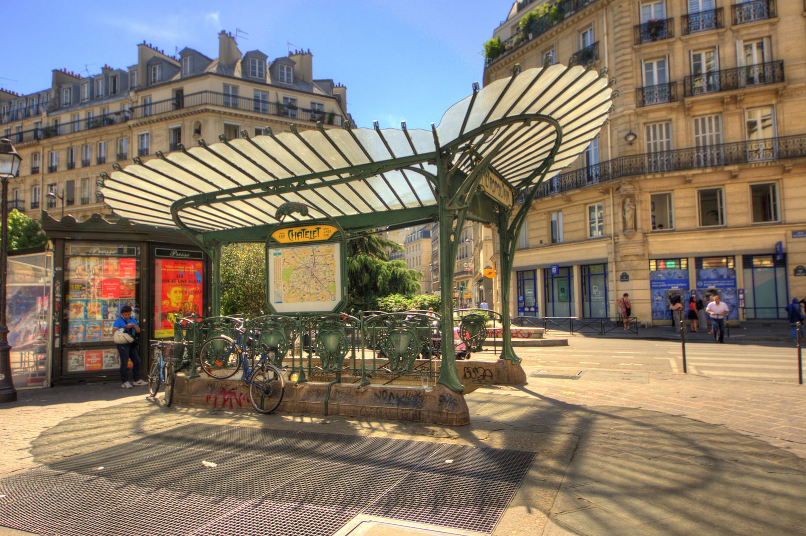 10 Of The Most Beautiful Art Nouveau Metro Stations in Paris