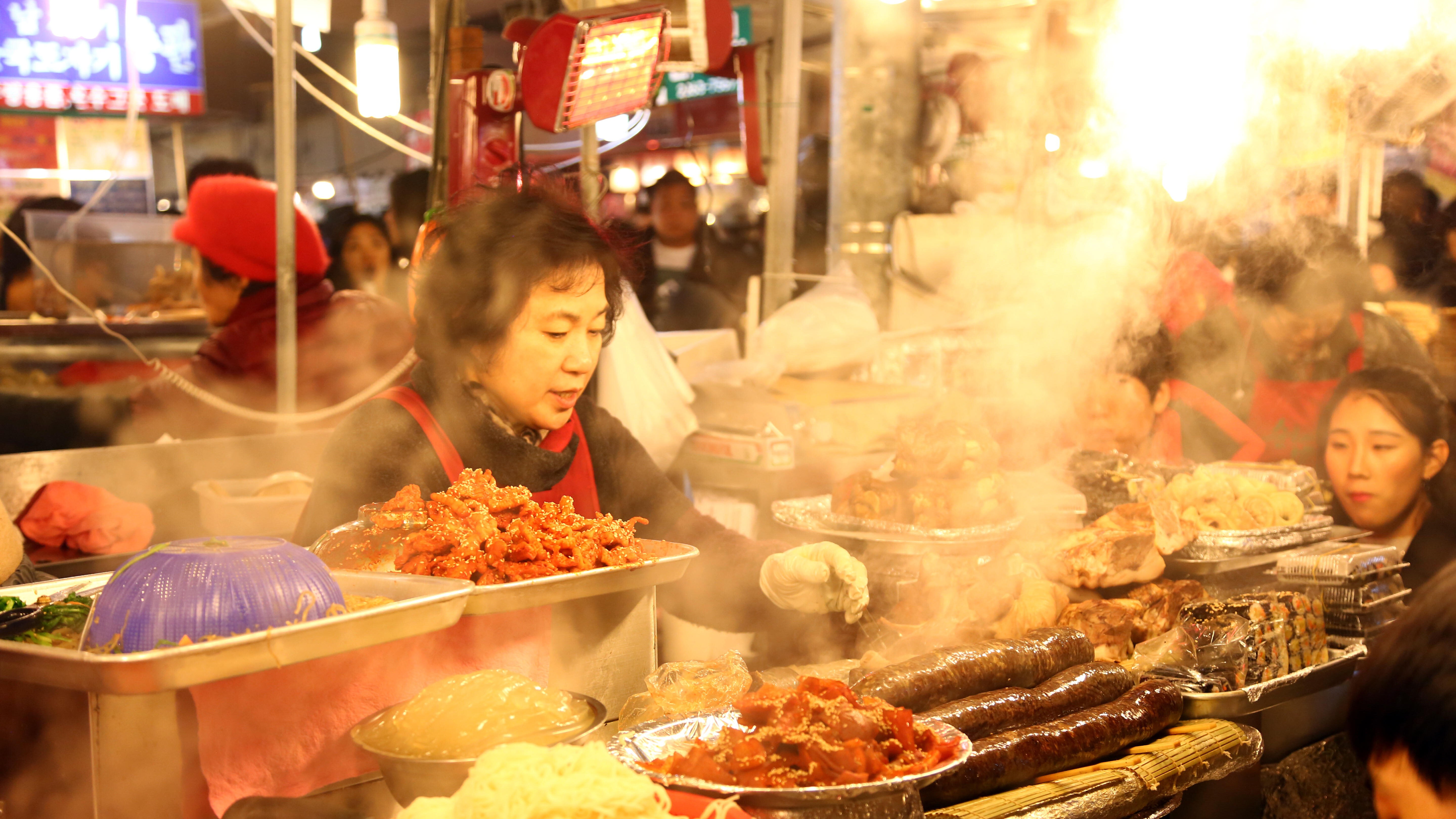 The Best Places to Try Street Food in Seoul